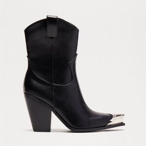 Fashion Nova Sammy Cowboy Booties!
